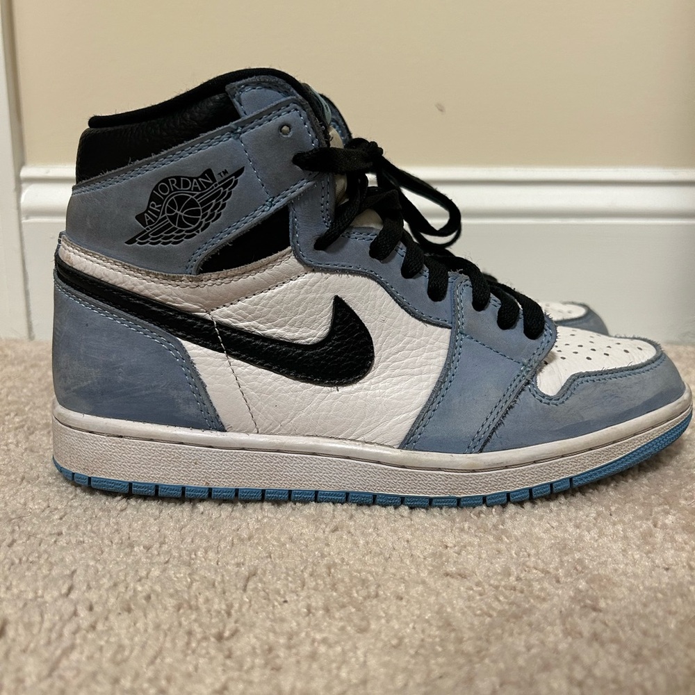 Air Jordan 1 Blue university